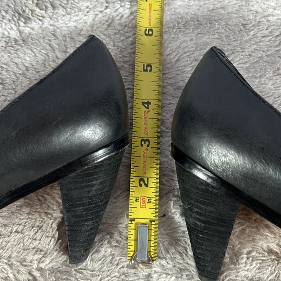 Plenty Tracy Reese Gilda Heels Black leather Navy suede, Kiltie Bows sz … - Picture 9 of 10